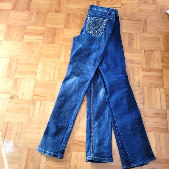 Two skinny jeans - Picture 2 of 16